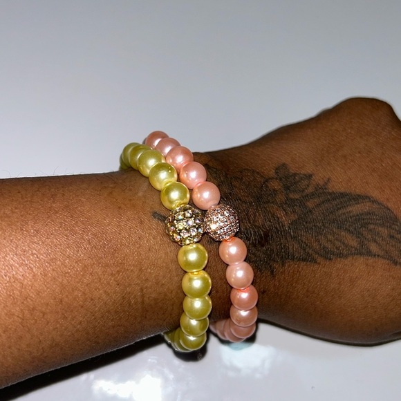 Peach & Yellow Pearl Bracelet Set - Picture 1 of 3